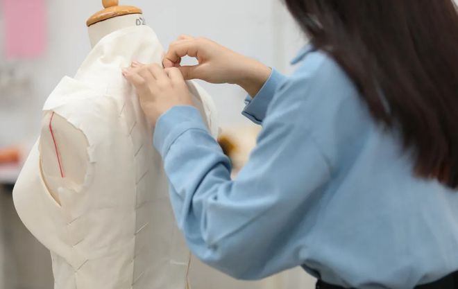 大学生服装品牌策划_策划服装大学生品牌选择_策划服装大学生品牌推荐